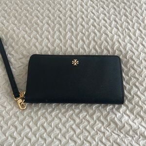 Tory Burch black wristlet